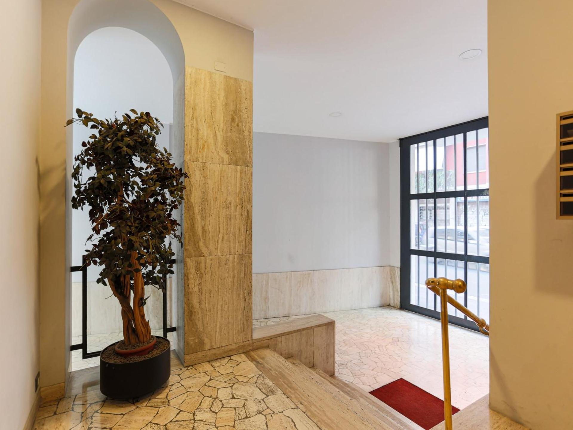 The Best Rent - Spacious And Renovated Multi-Room Apartment In The Missori Area Mediolan Zewnętrze zdjęcie